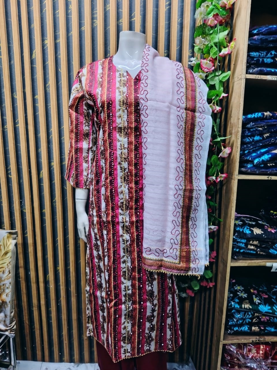 প্রিমিয়াম স্টাইলিশ পিউর সুতি থ্রি-পিস